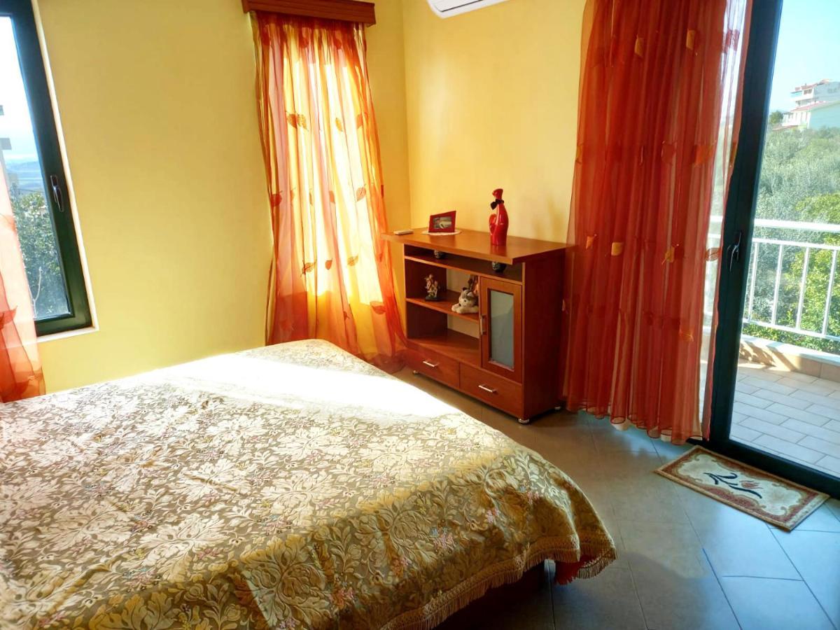 Family Beach Swimming Pool Villa Luanit Trajas 外观 照片